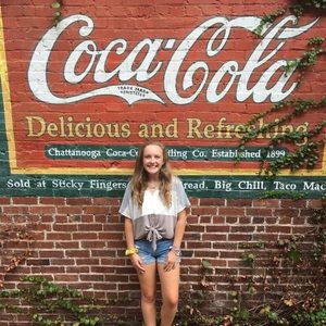 Meet your Posher, Madeline